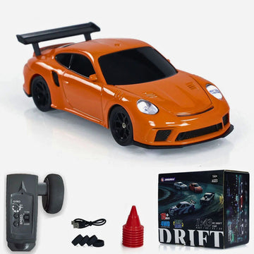 Mini RC Drift Car 1:43 mit Allradantrieb & Gyro-Stabilisator für präzise Drifts auf kleinem Raum.
