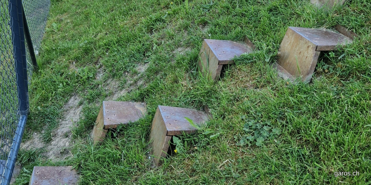 Garos Böschungstritte montiert an einer Böschung