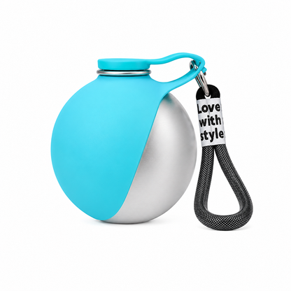 Hunde-Trinkflasche mit aufklappbarem Silikon-Napf in Blau und Karabinerhaken