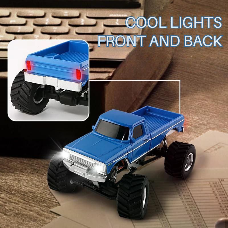 Mini RC Offroad Auto 1:36 mit LED-Licht und 4WD