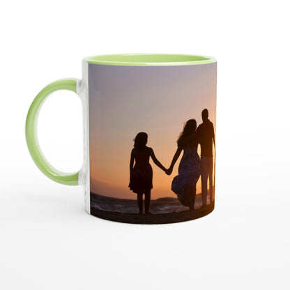 Personalisierbare Keramiktasse (325ml) mit eigenem Design – spülmaschinenfest & mikrowellengeeignet.